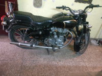 Black Royal Enfield Bullet Standard 350