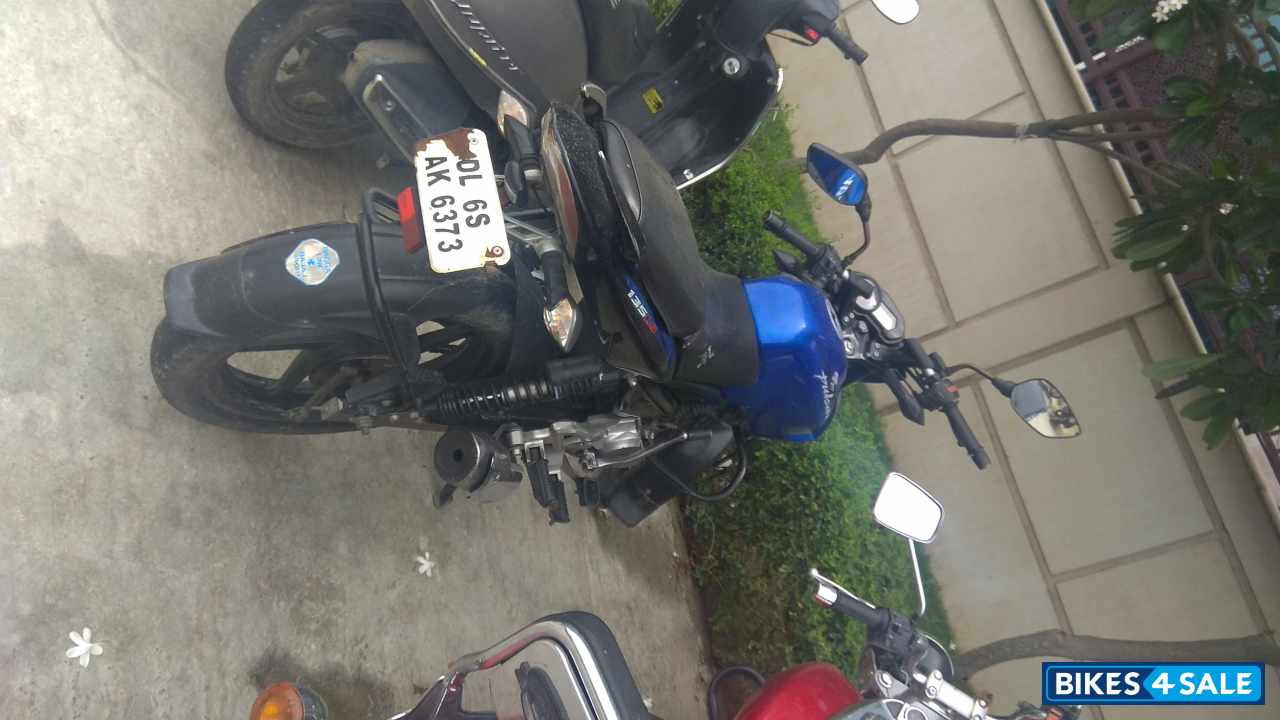 Royal Blue Bajaj Pulsar 135LS