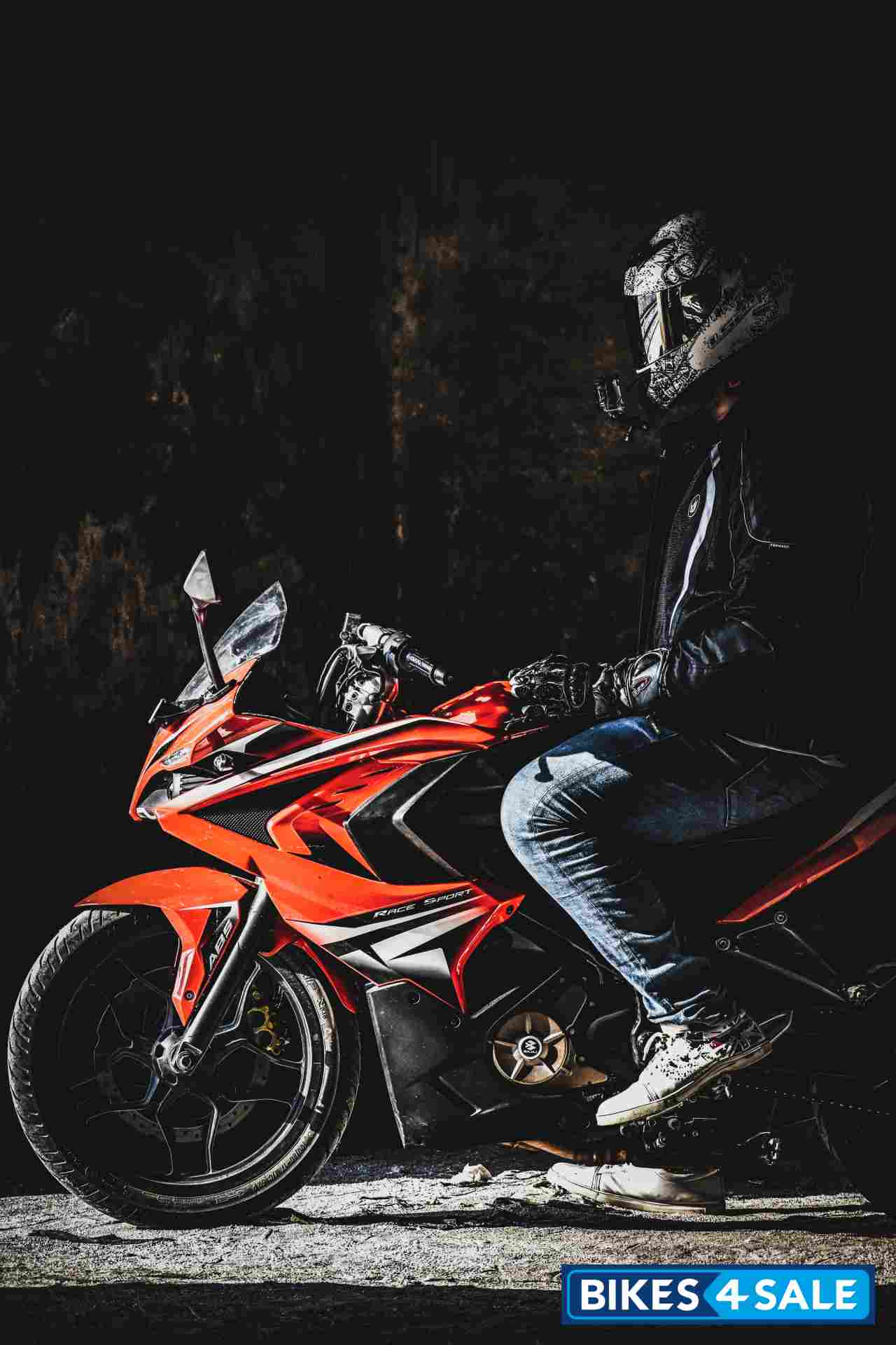 Red Bajaj Pulsar RS 200 ABS