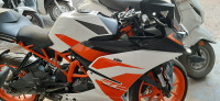 White Orange KTM RC 200