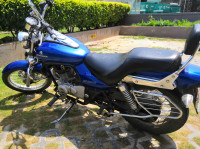 Bajaj Avenger 220 DTS-i