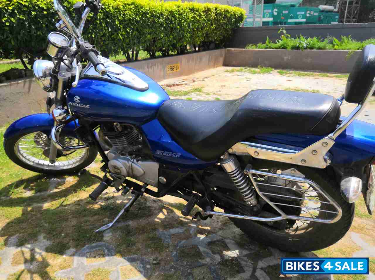Bajaj Avenger 220 DTS-i