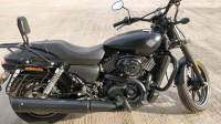 Black Harley Davidson Street 750
