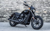 Black Harley Davidson Street 750