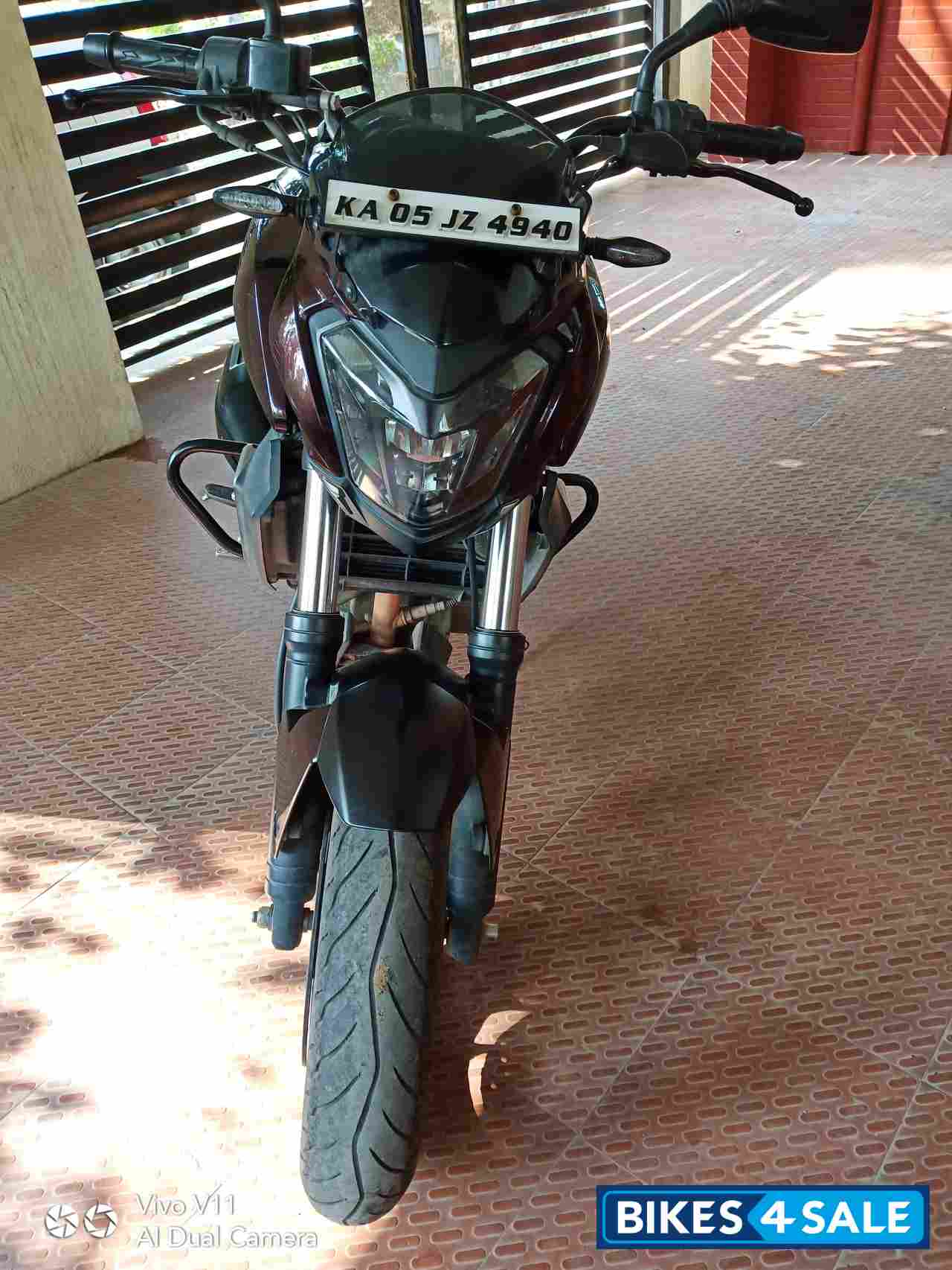 Twilight Plum Bajaj Dominar 400
