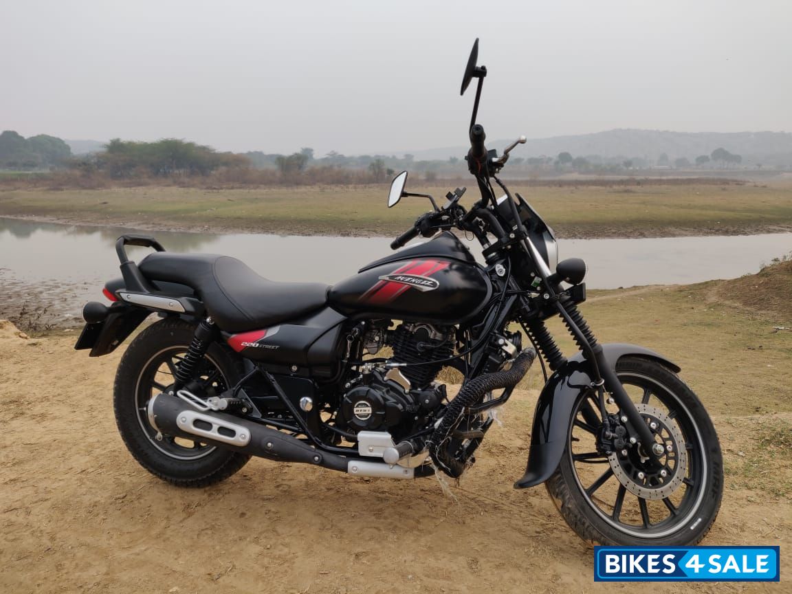 Bajaj Avenger Street 220