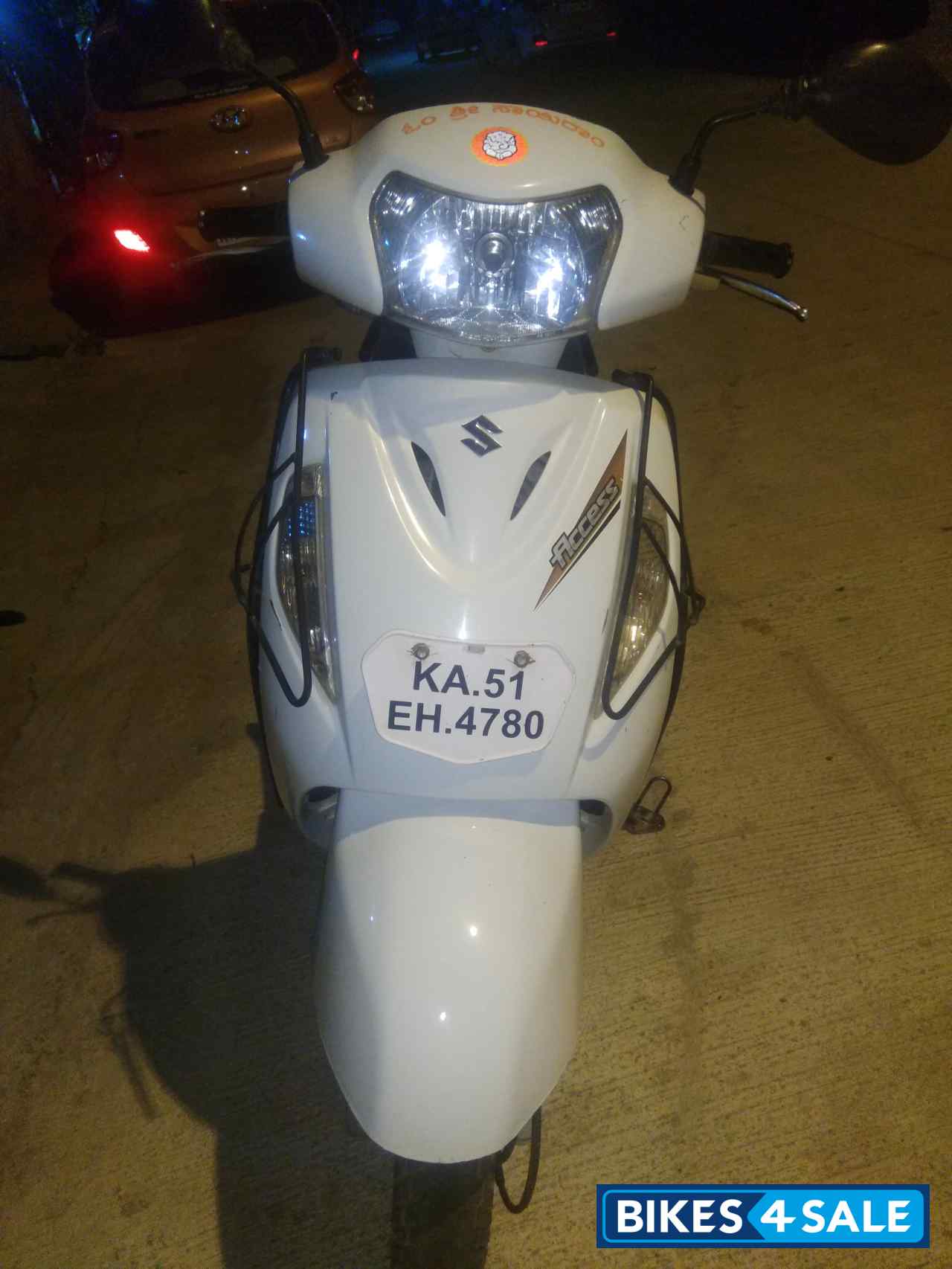 White Suzuki Access 125