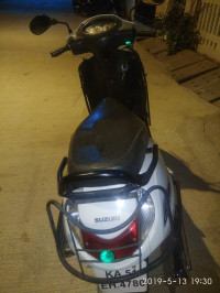 White Suzuki Access 125