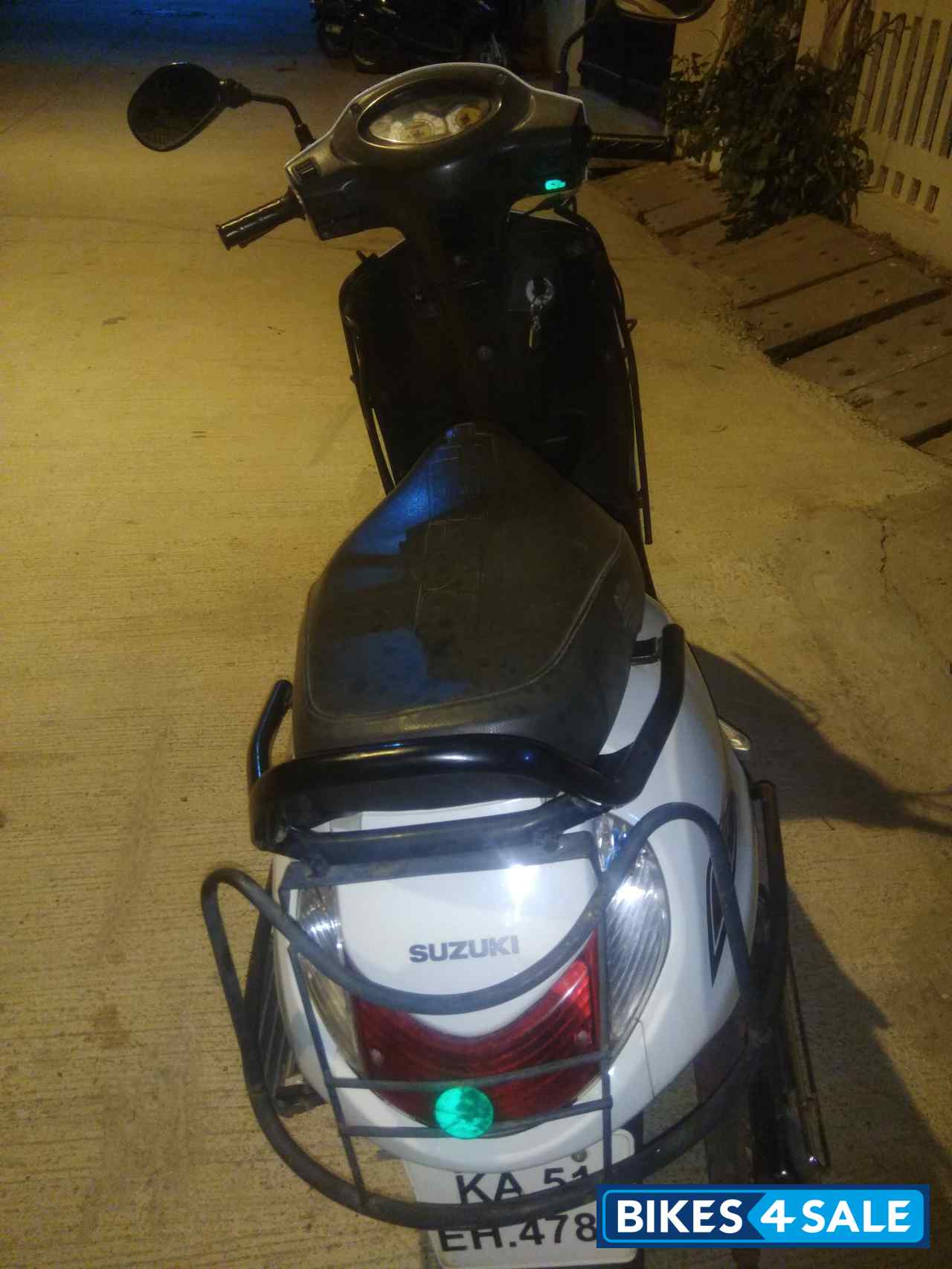 White Suzuki Access 125