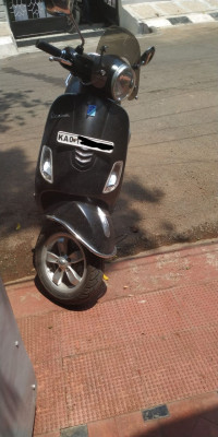 Black Vespa VXL 150