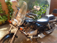 Black Bajaj Avenger 220 DTS-i