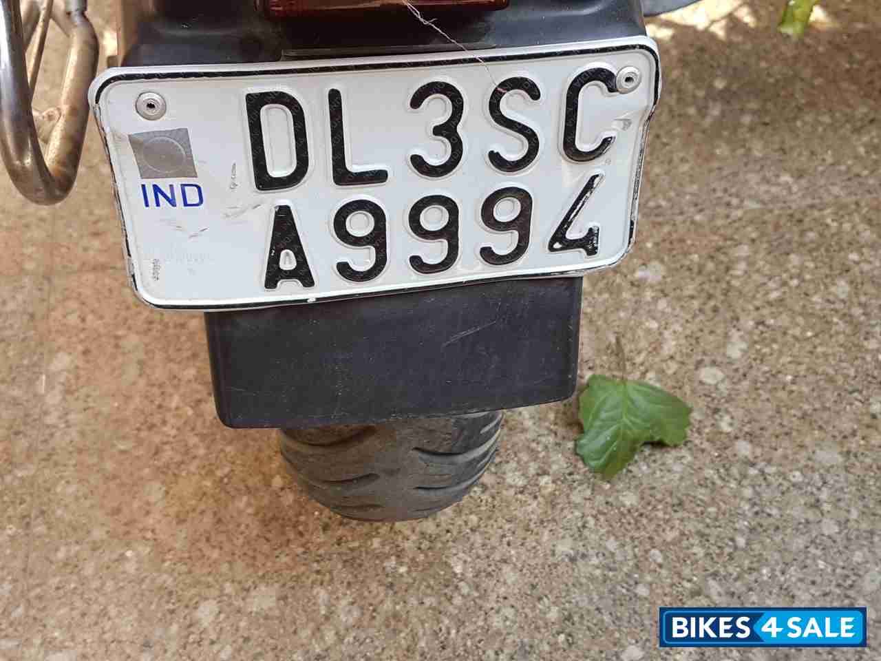 Black Bajaj Avenger 220 DTS-i Black Bajaj Avenger 220 DTS-i