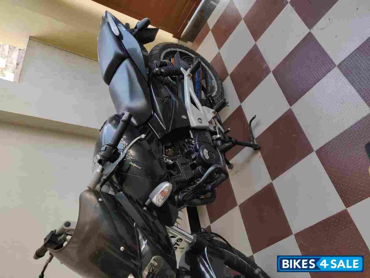 Black Bajaj Pulsar 180 DTSi