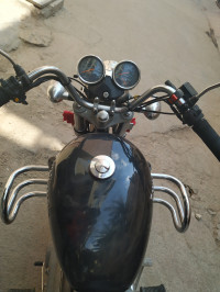 Black Royal Enfield Thunderbird 350