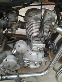 Black Royal Enfield Thunderbird 350