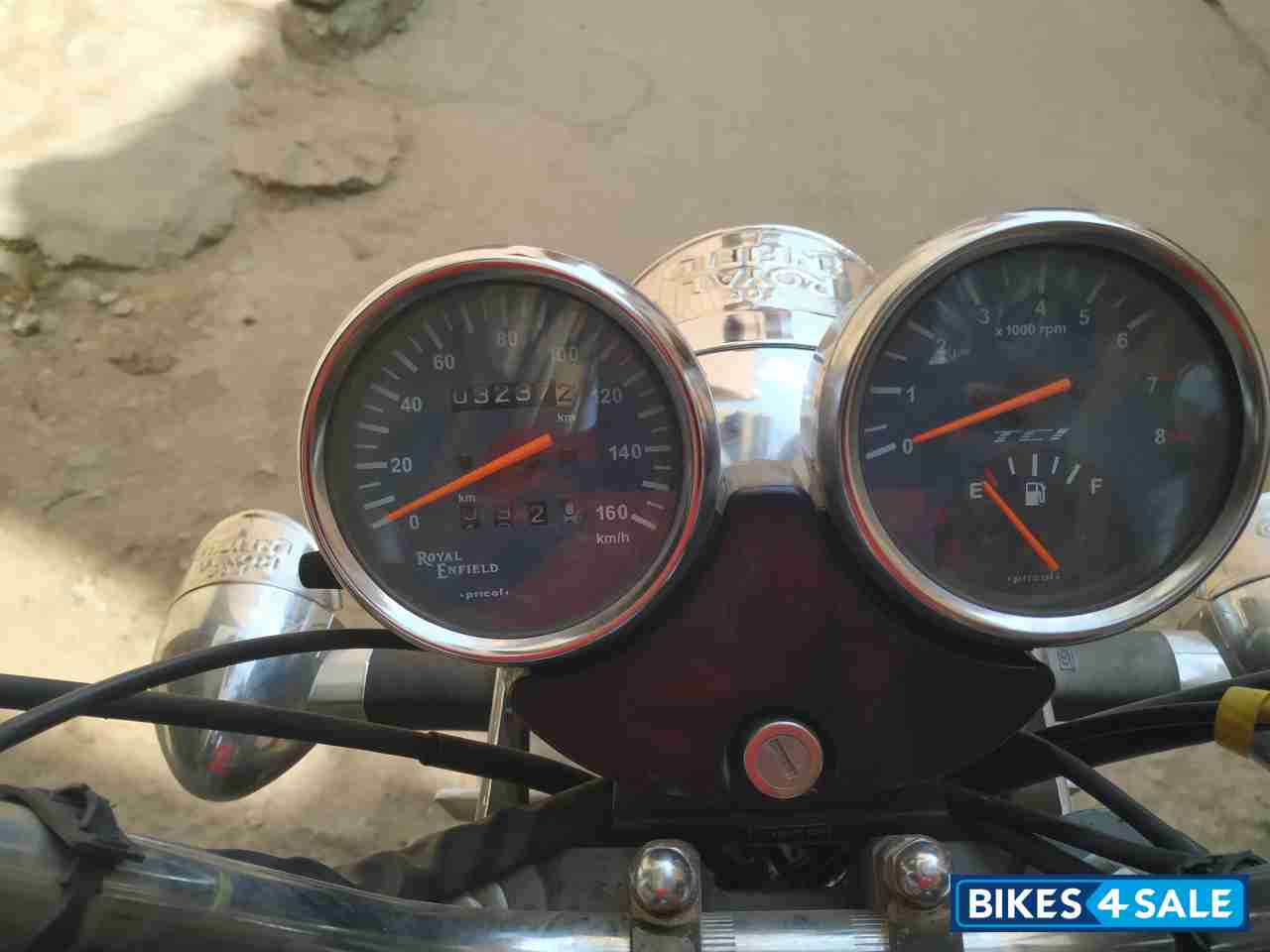 Black Royal Enfield Thunderbird 350 Black Royal Enfield Thunderbird 350