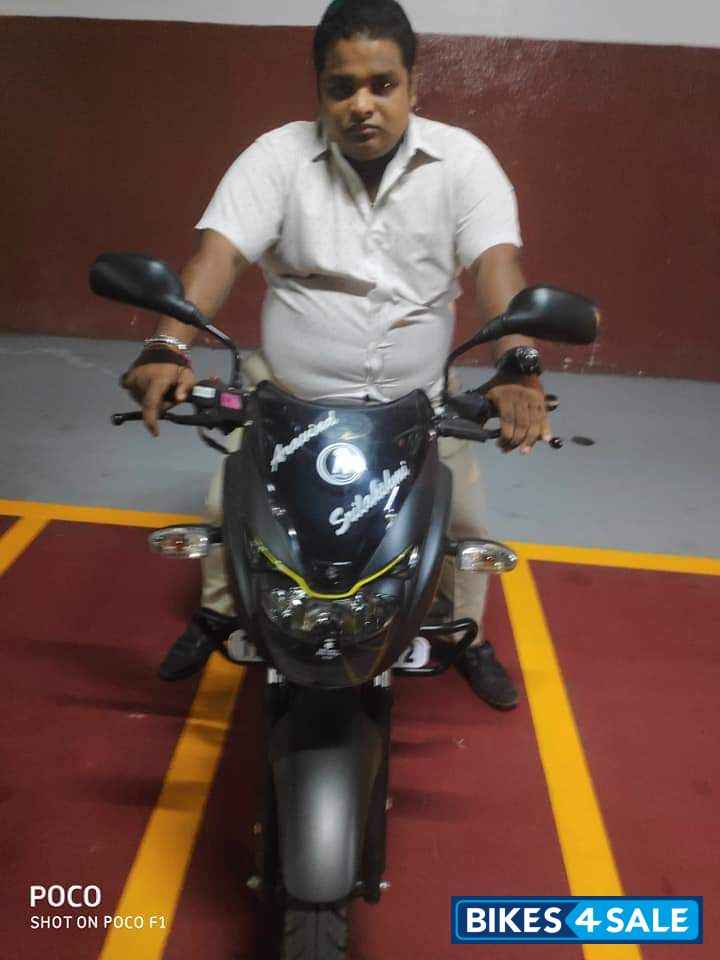 Bajaj Pulsar 150 Neon