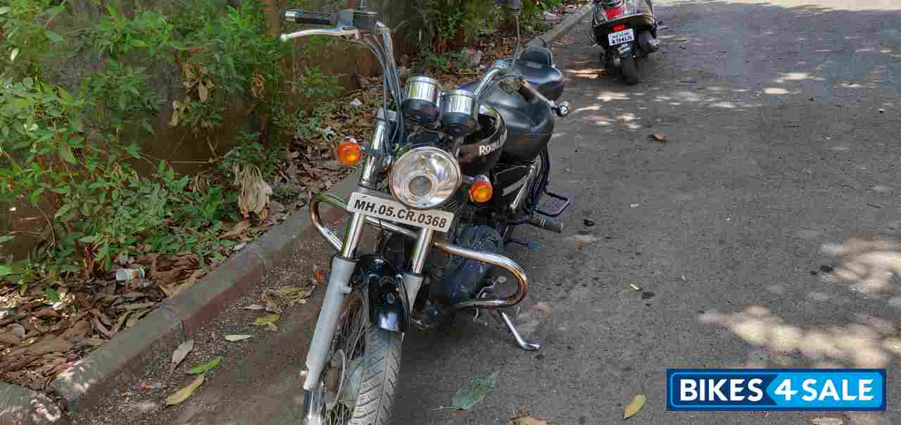 Lightning Black Royal Enfield Thunderbird 350