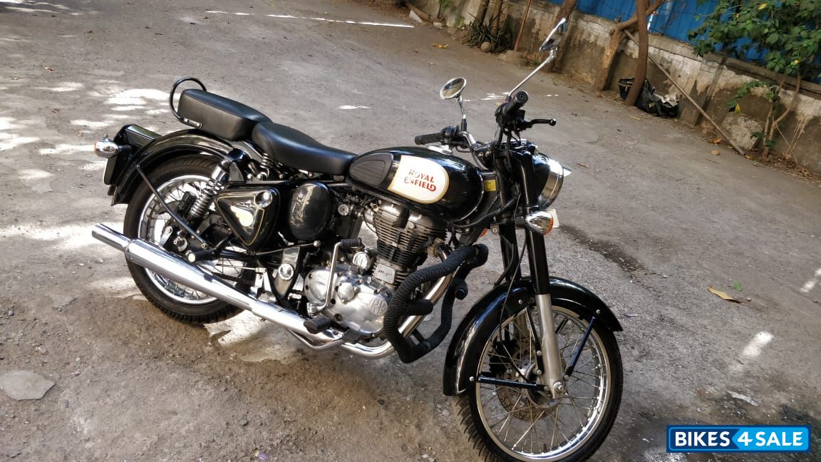 Black Royal Enfield Classic 500