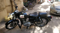 Black Royal Enfield Classic 500