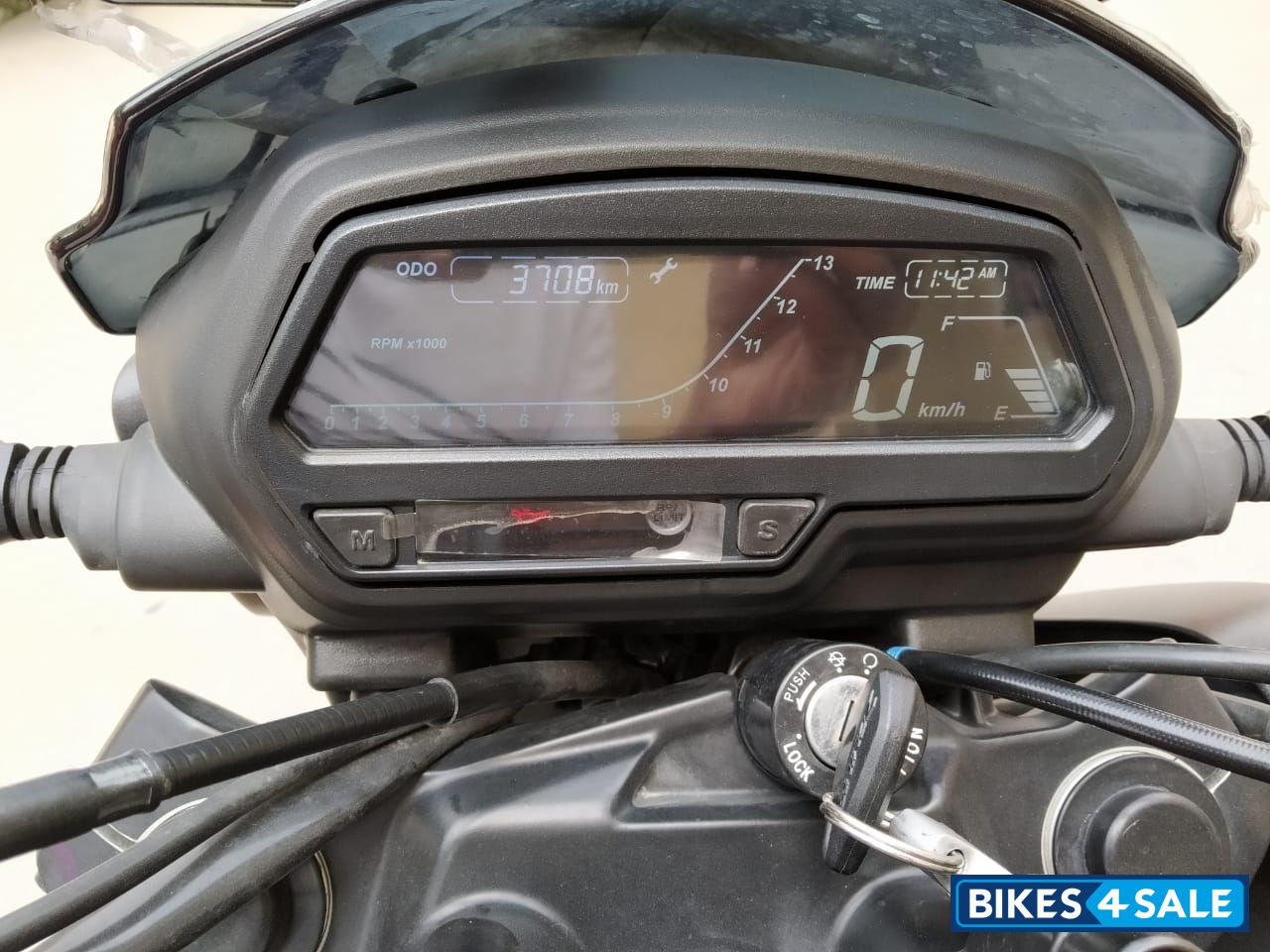 Rock Matte Black Bajaj Dominar 400