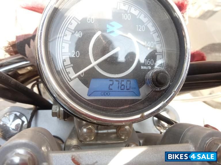 Ebony Black Met Bajaj Avenger Cruise 220