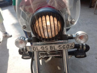 Ebony Black Met Bajaj Avenger Cruise 220