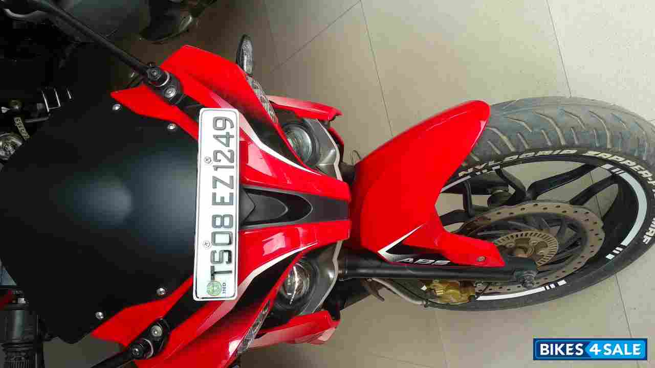 Bajaj Pulsar RS 200 ABS Bajaj Pulsar RS 200 ABS
