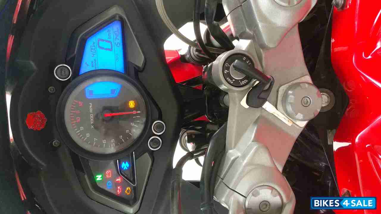 Bajaj Pulsar RS 200 ABS