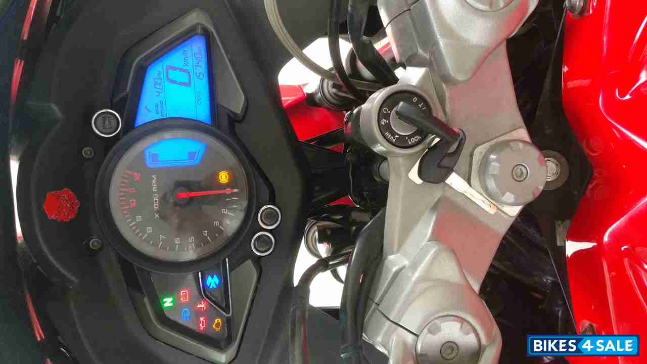 Bajaj Pulsar RS 200 ABS Bajaj Pulsar RS 200 ABS