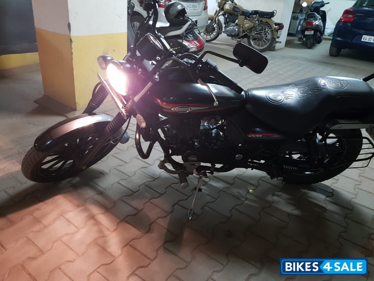 Bajaj Avenger Street 220