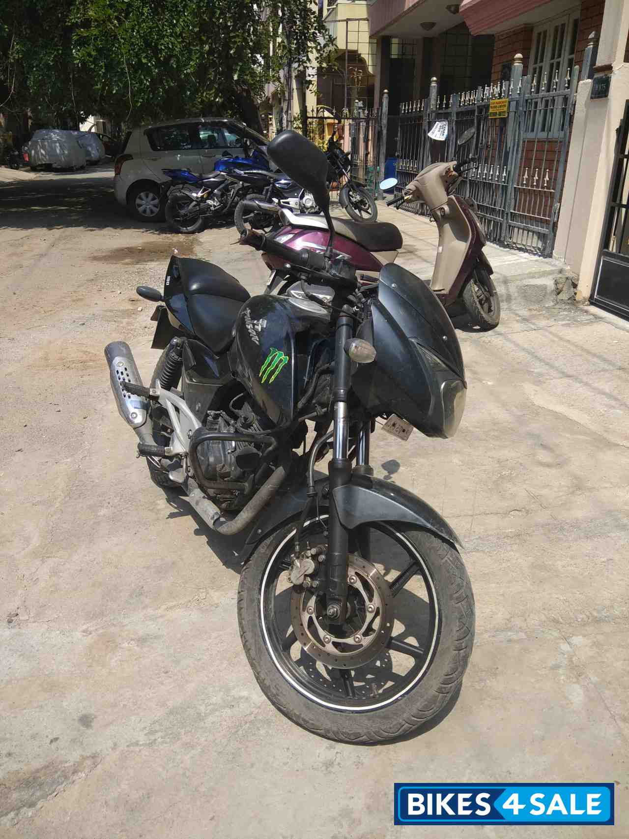 Black Bajaj Pulsar 180 DTSi