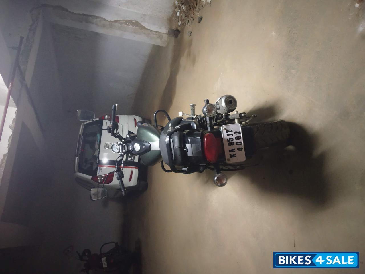 Desert Green Bajaj Avenger Street 220 Desert Green Bajaj Avenger Street 220