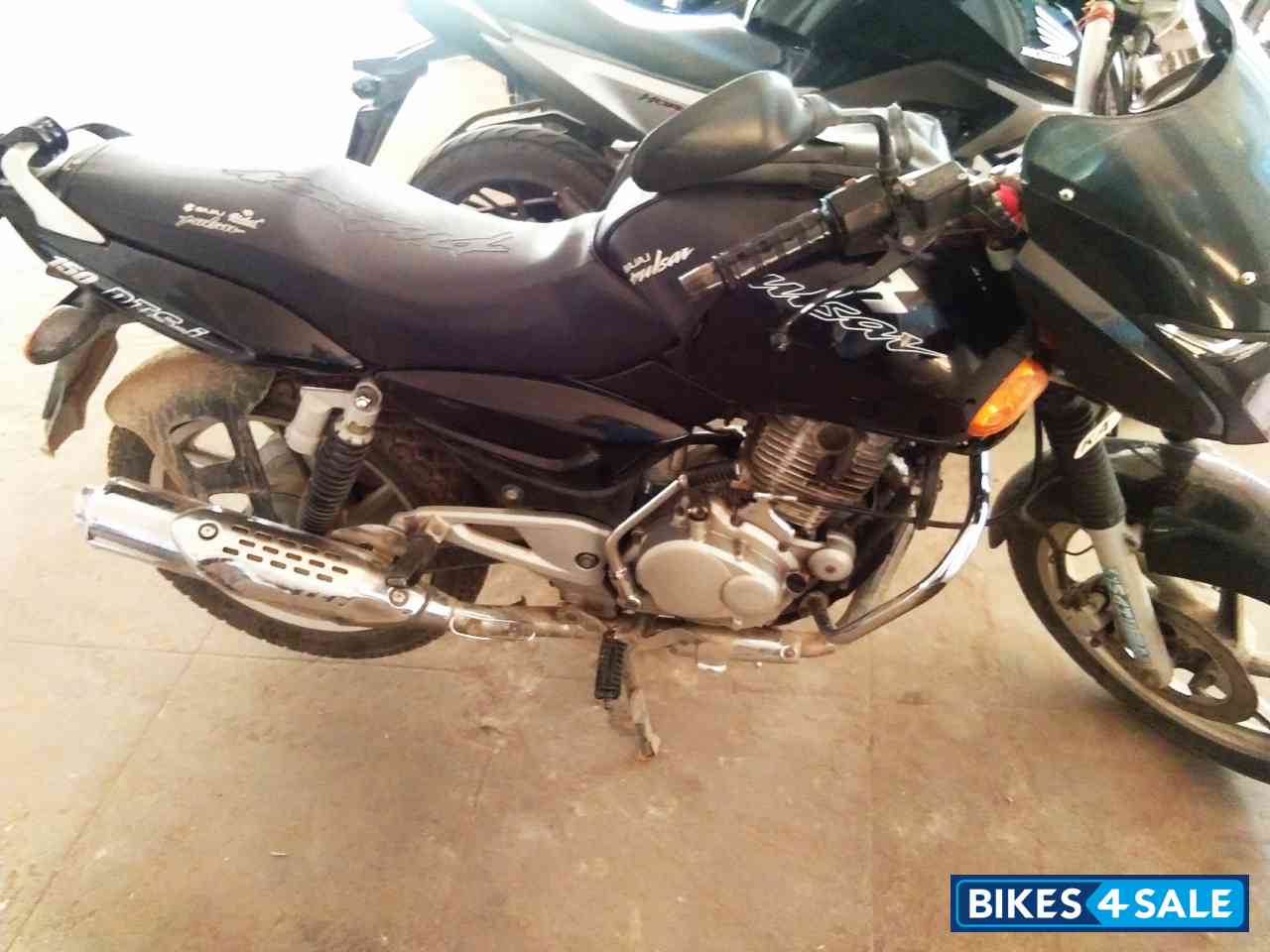 Black Bajaj Pulsar 150 DTSi
