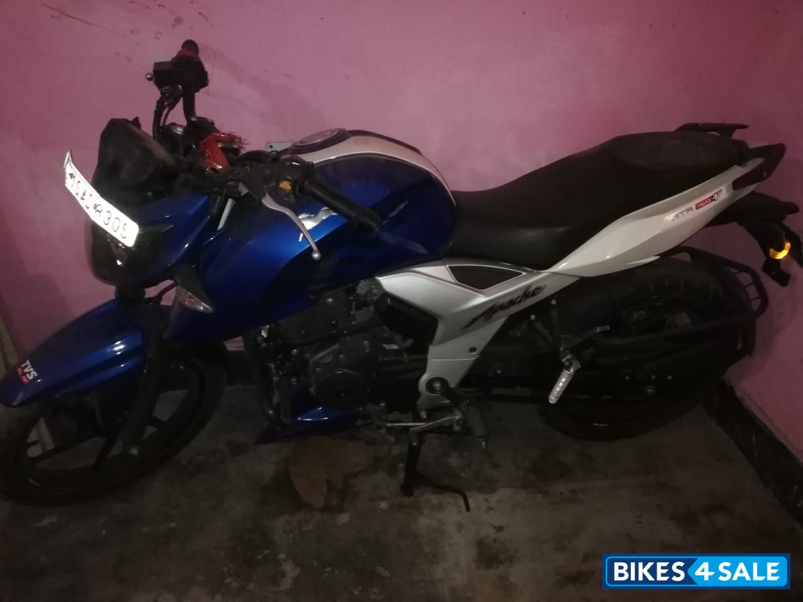 Blue TVS Apache RTR 160 4V