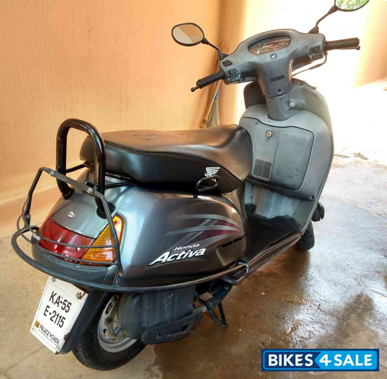 Grey Honda Activa