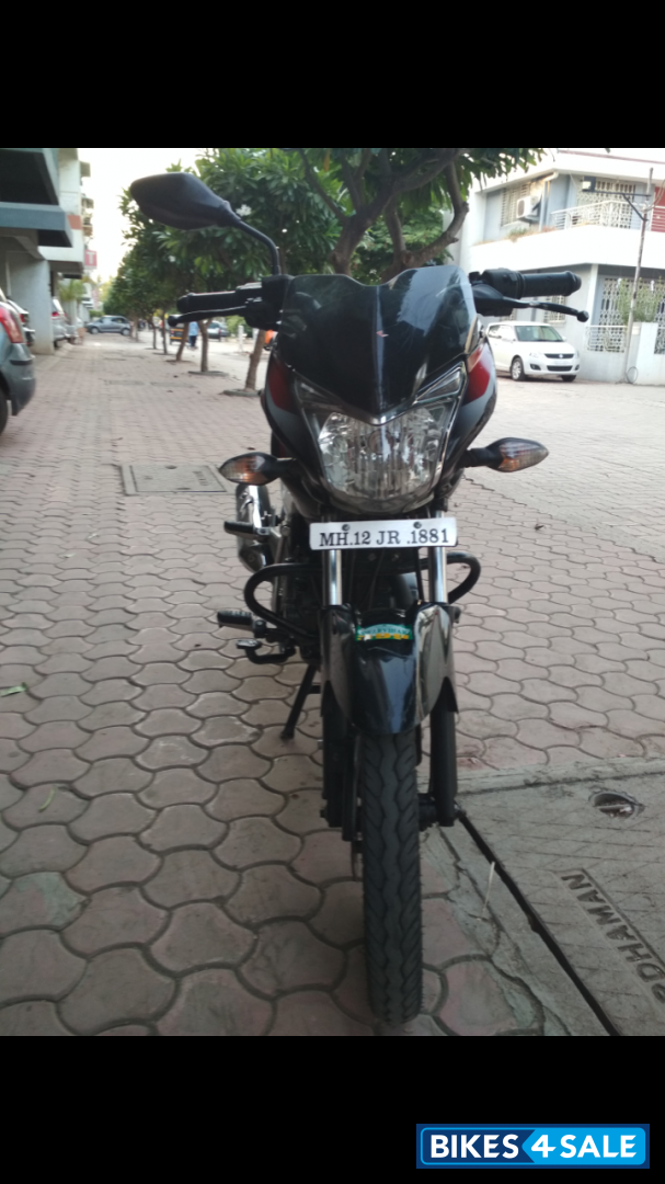 Black Bajaj Discover 125 ST