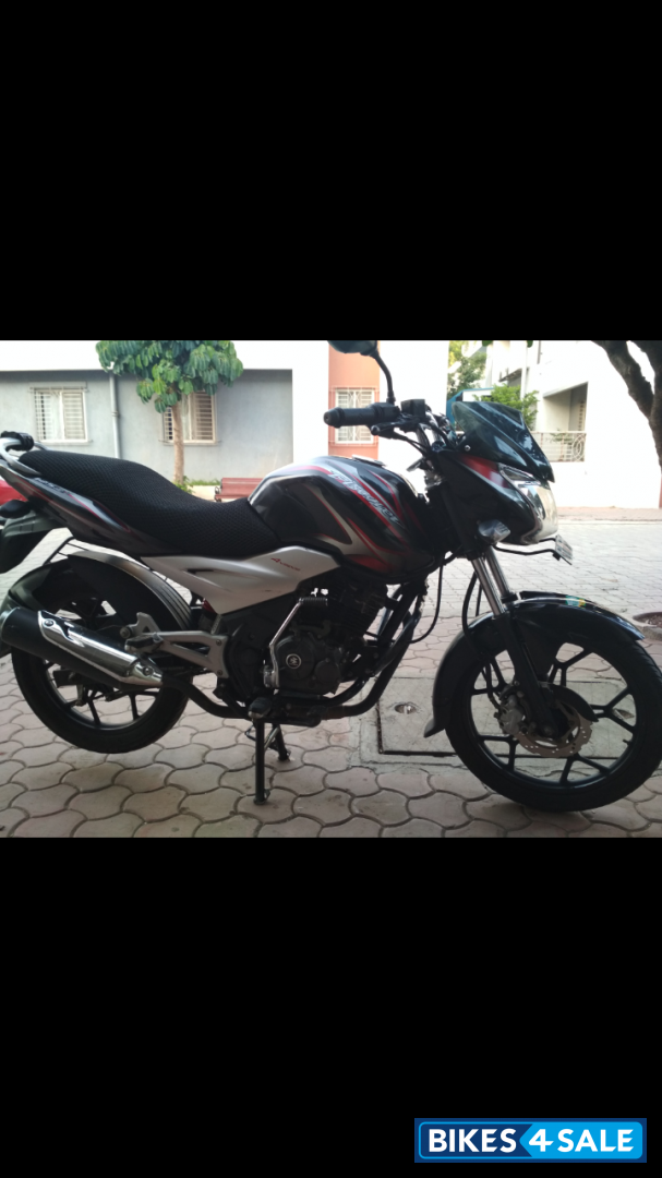 Black Bajaj Discover 125 ST