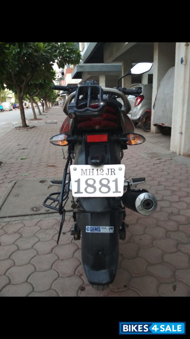 Black Bajaj Discover 125 ST