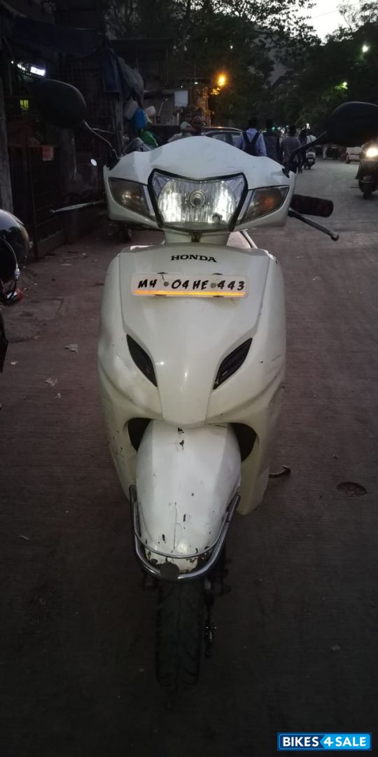 White Honda Activa 3G