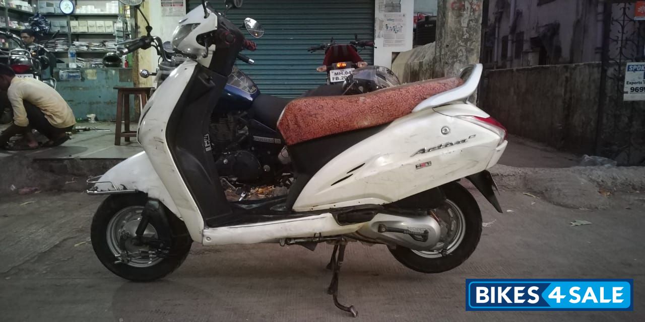 White Honda Activa 3G White Honda Activa 3G