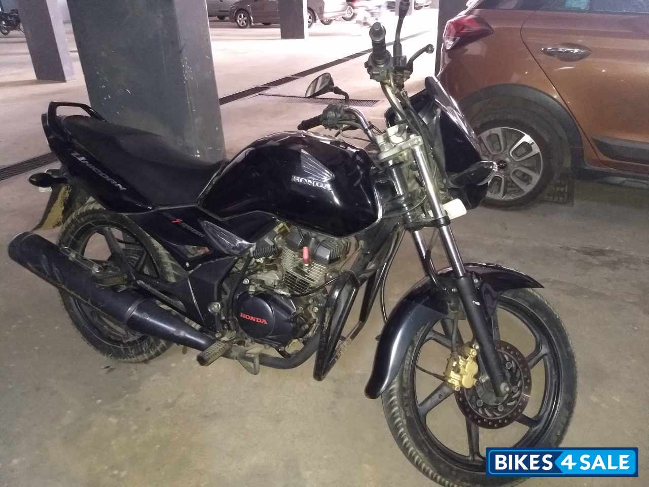 Black Honda CB Unicorn