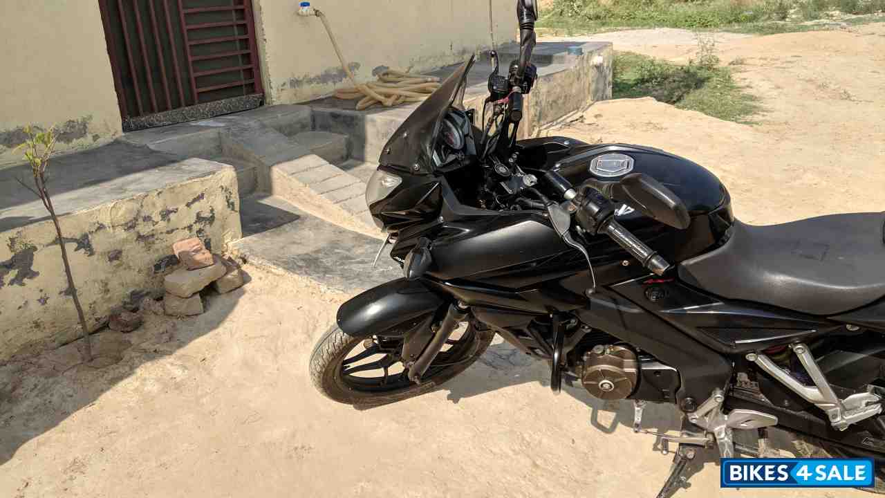 Black Bajaj Pulsar AS 150