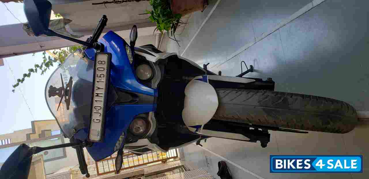 Bajaj Pulsar RS 200 ABS