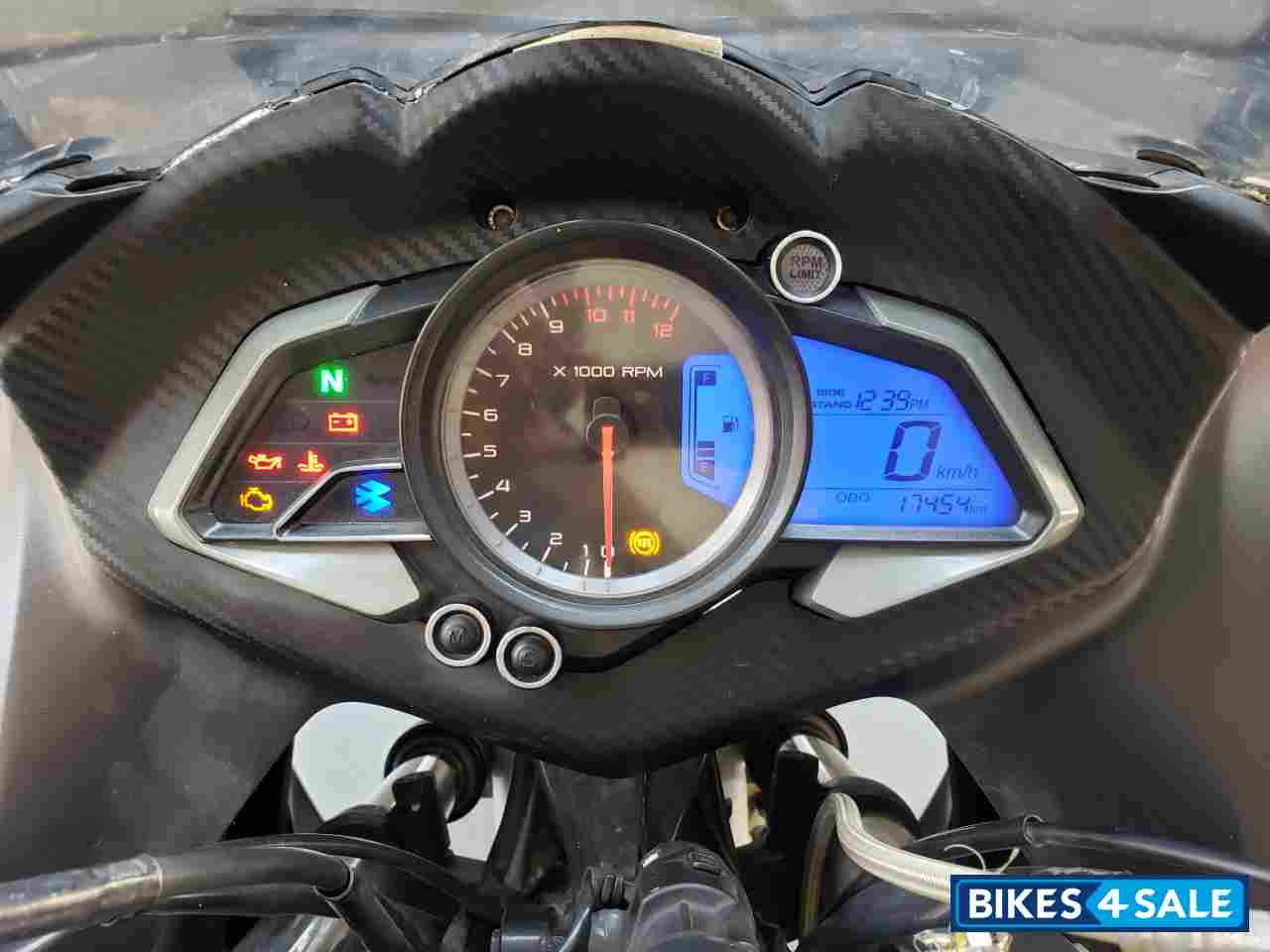 Bajaj Pulsar RS 200 ABS