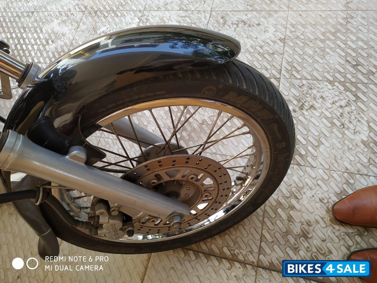 Black + Chrome Bajaj Avenger Cruise 220