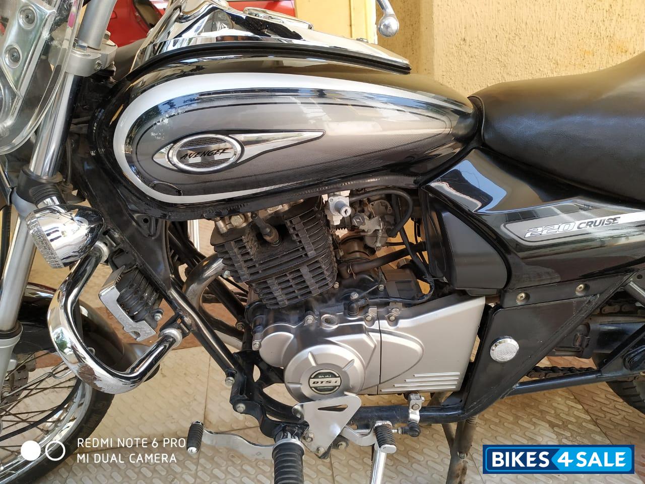 Black + Chrome Bajaj Avenger Cruise 220