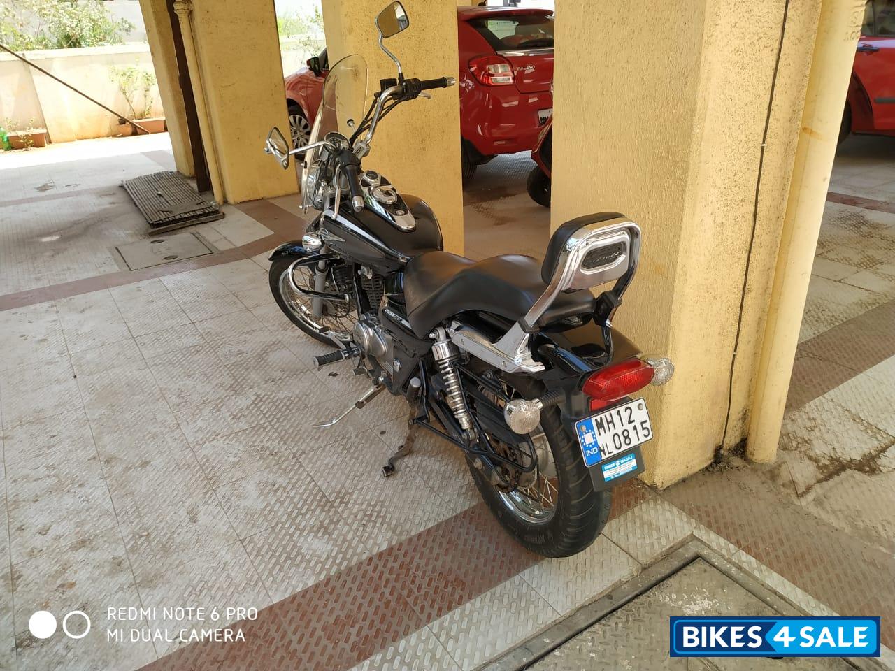 Black + Chrome Bajaj Avenger Cruise 220