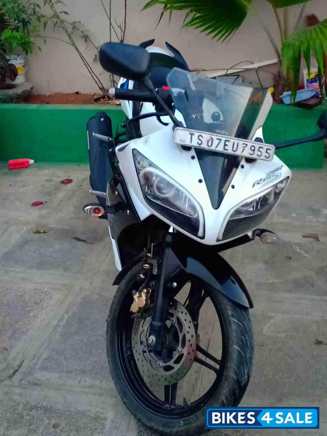 White/blue Yamaha YZF R15 S