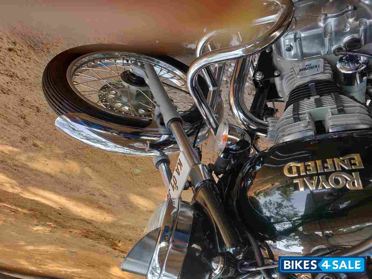 Black Royal Enfield Bullet Electra Twinspark